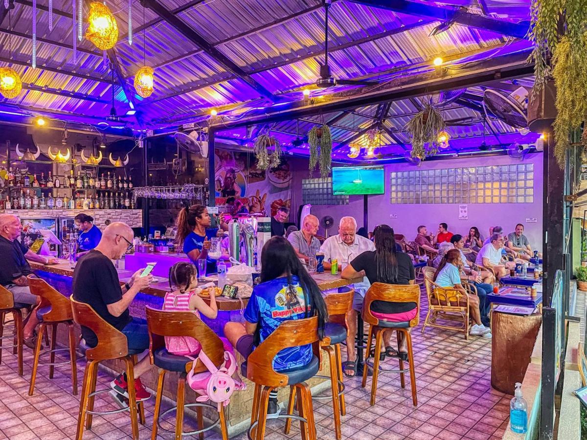 Happy Vikings - Beachfront Jomtien Exterior foto